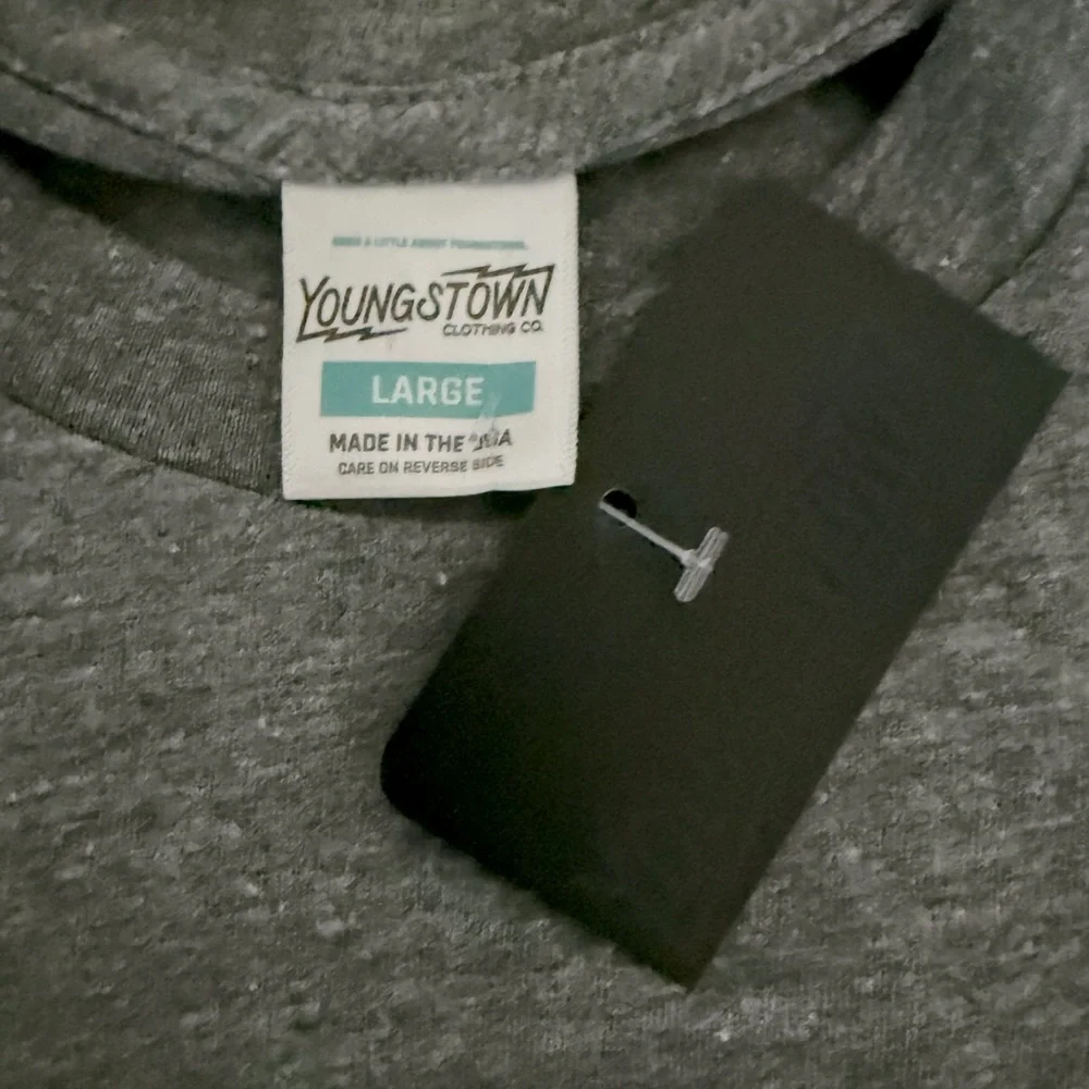 Youngstown Ohio tee shirt - size large - grey - NWT - Picture 3 of 4